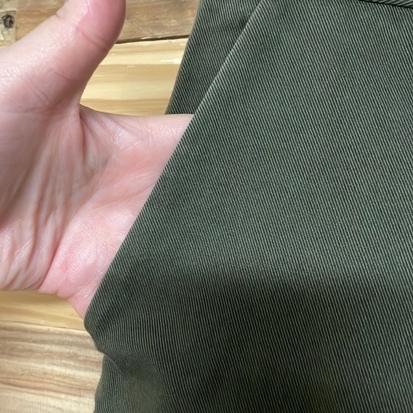 Club Monaco size 6 Green Cropped Cargo Wide Leg Cuffed Utility Pants - Picture 4 of 16